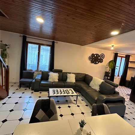 Agreable Appartement Dans Une Maison Saint-Denis-en-Margeride Exterior foto