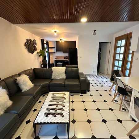 Agreable Appartement Dans Une Maison Saint-Denis-en-Margeride Exterior foto